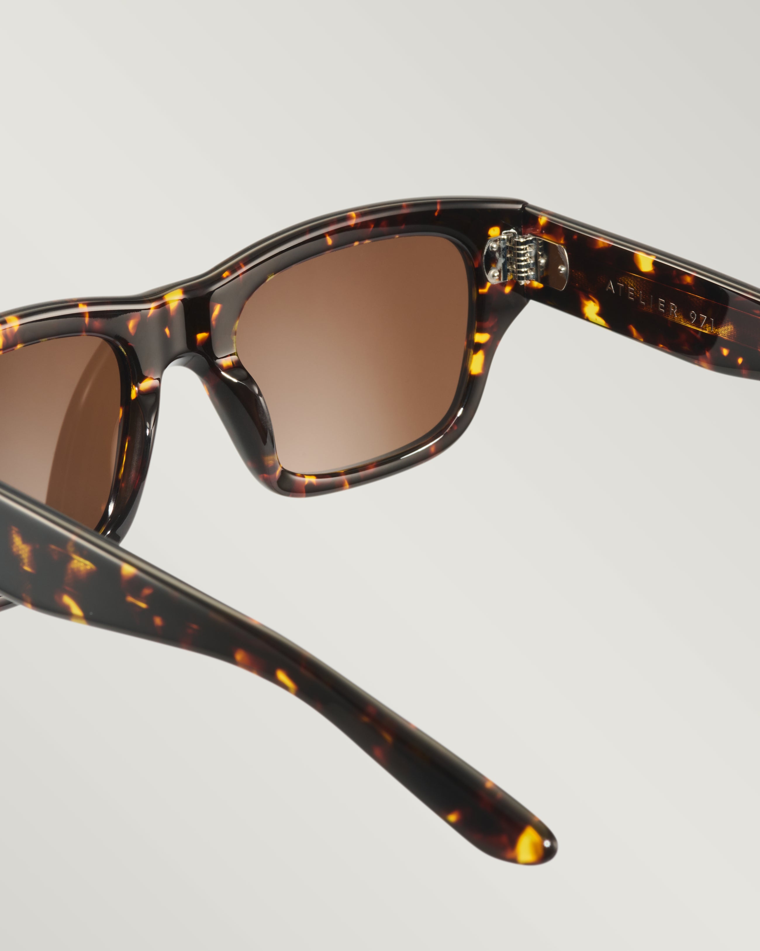 R01 - Limited Edition