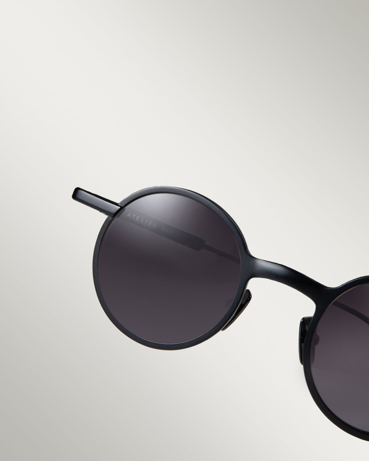 XT01 round titanium sunglasses, handmade in Sabae Japan - ATELIER 971