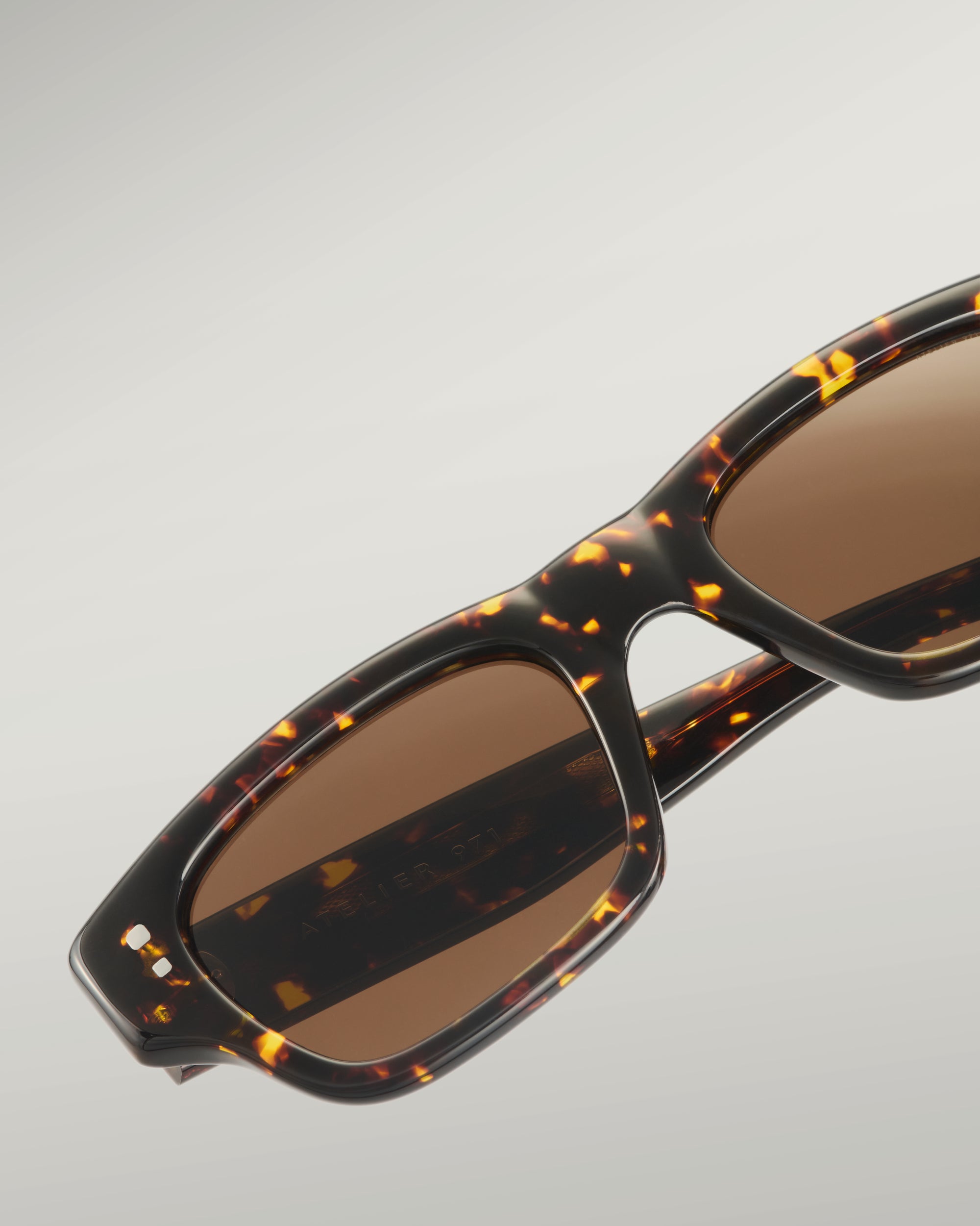 R01 - Limited Edition