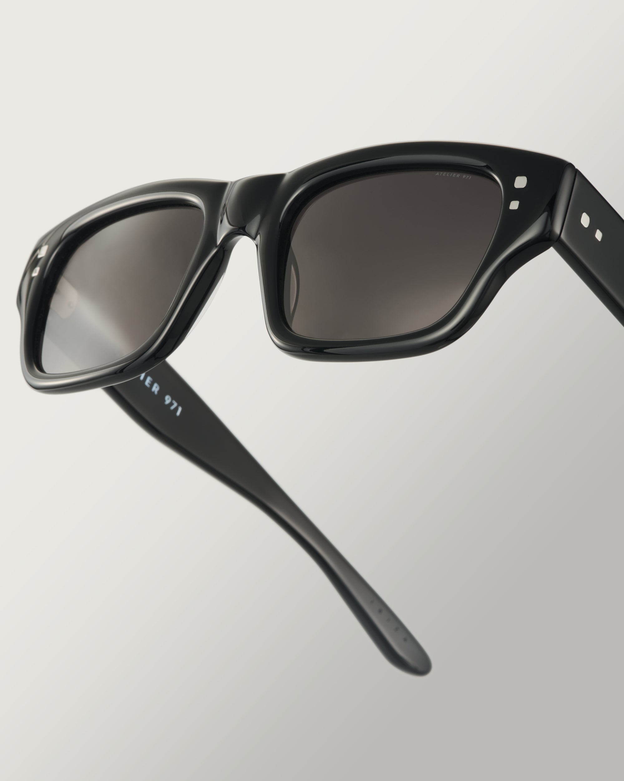 R01 - Limited Edition