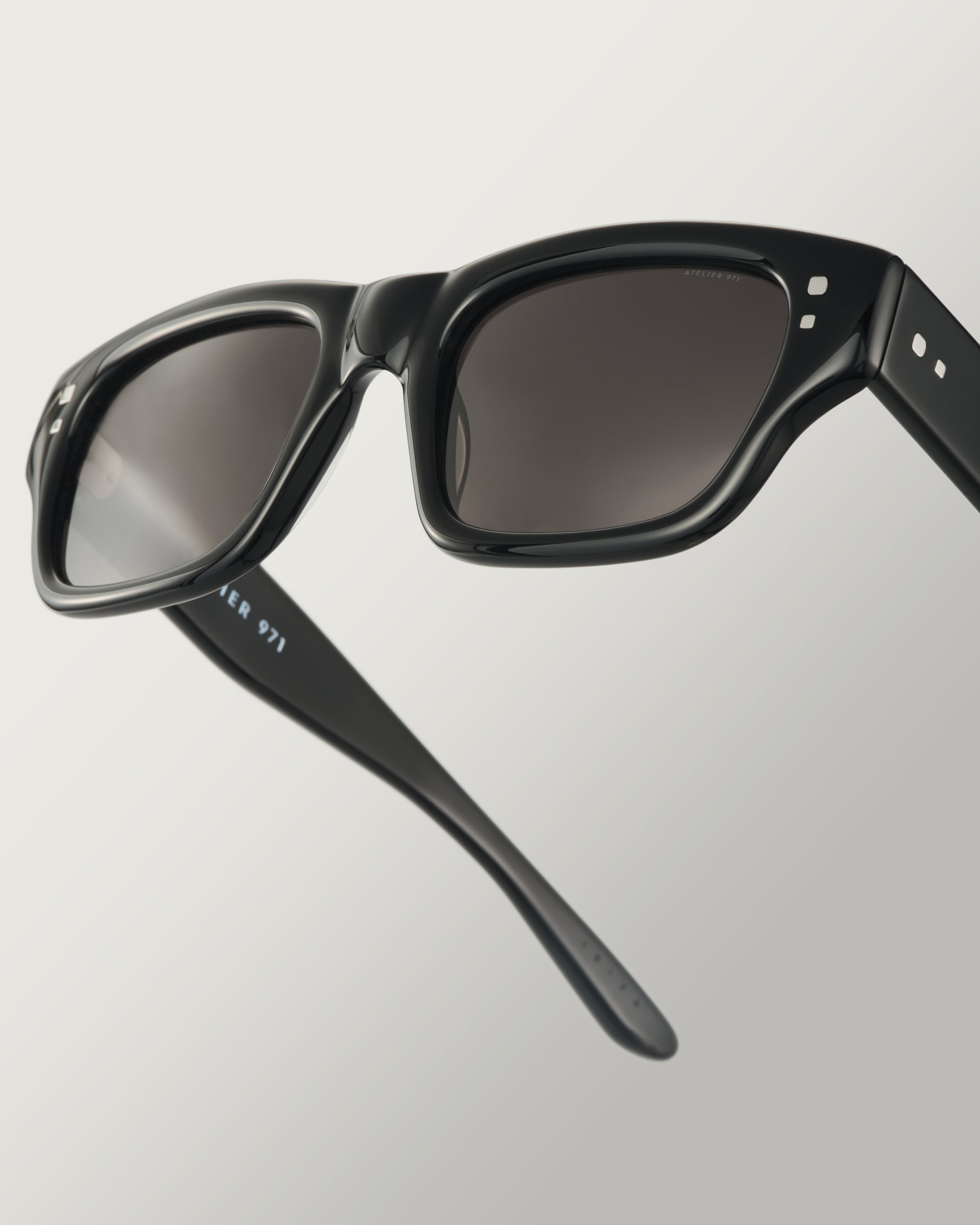 R01 - Limited Edition